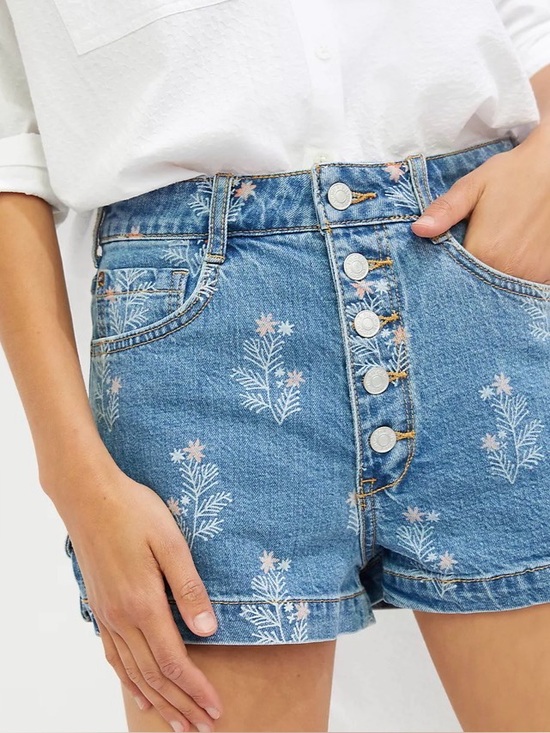Anthropologie Pants - Anthropologie Pilcro Ultra High Rise Denim Shorts Button Fly Floral